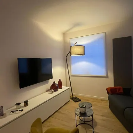 Otto House Short With Style